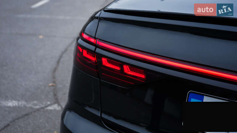 Седан Audi A8 2019 в Киеве