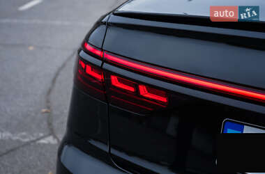 Седан Audi A8 2019 в 
