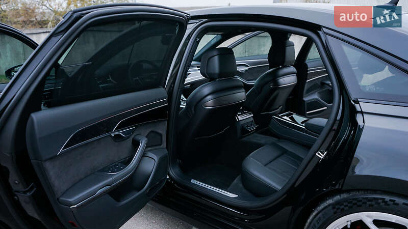 Седан Audi A8 2019 в Киеве