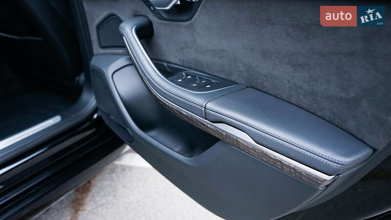 Седан Audi A8 2019 в Киеве