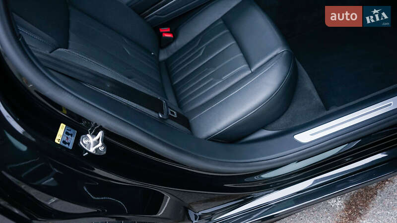 Седан Audi A8 2019 в Киеве