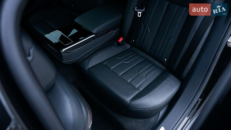 Седан Audi A8 2019 в Киеве