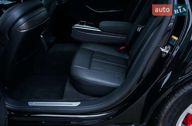 Седан Audi A8 2019 в 