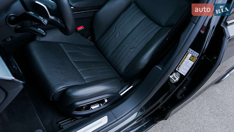 Седан Audi A8 2019 в Киеве