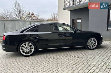 Седан Audi A8 2013 в Кременці