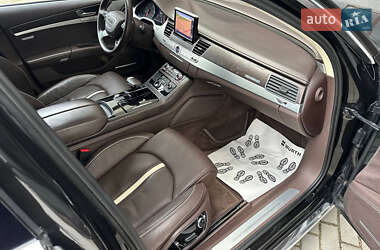 Седан Audi A8 2013 в Кременці