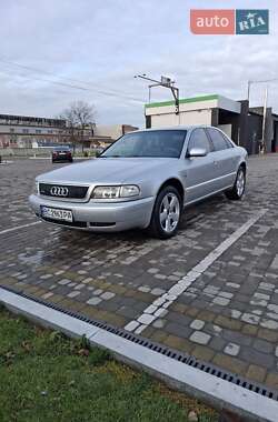 Седан Audi A8 1995 в Жовкве