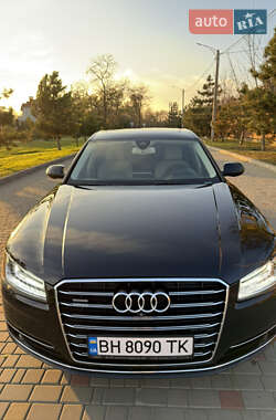 Седан Audi A8 2015 в 
