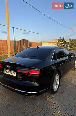Седан Audi A8 2015 в 