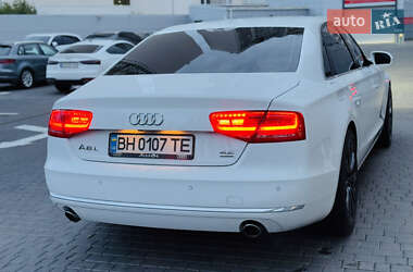 Седан Audi A8 2011 в Одесі