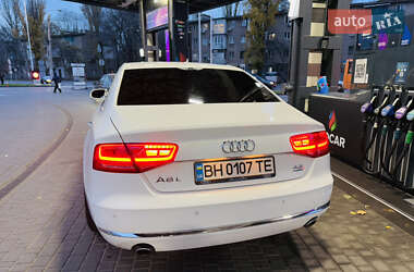 Седан Audi A8 2011 в Одесі