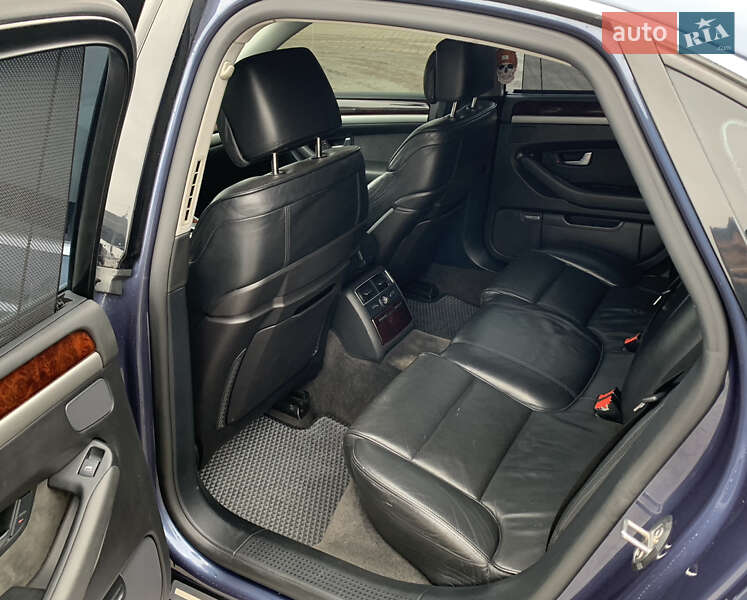 Седан Audi A8 2007 в Козові
