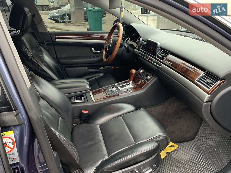 Седан Audi A8 2007 в Козові