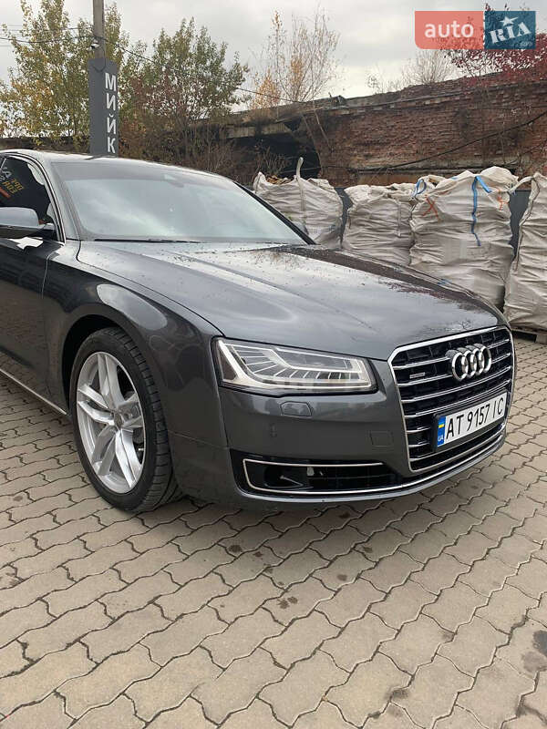 Седан Audi A8 2014 в Калуше