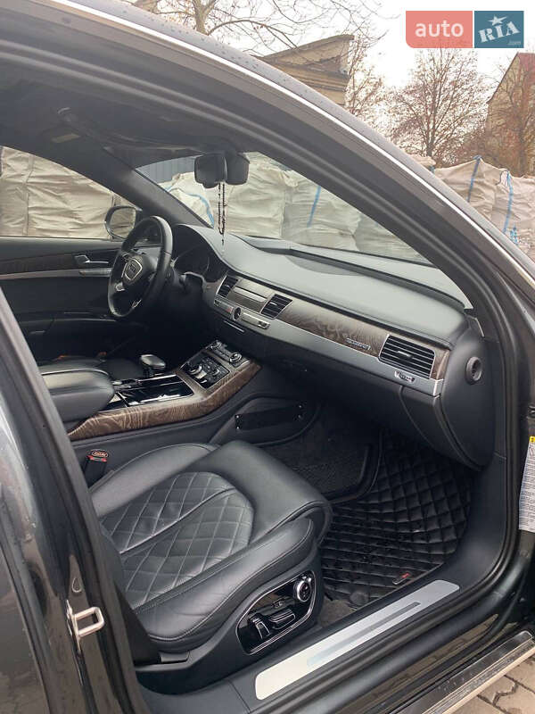 Седан Audi A8 2014 в Калуше