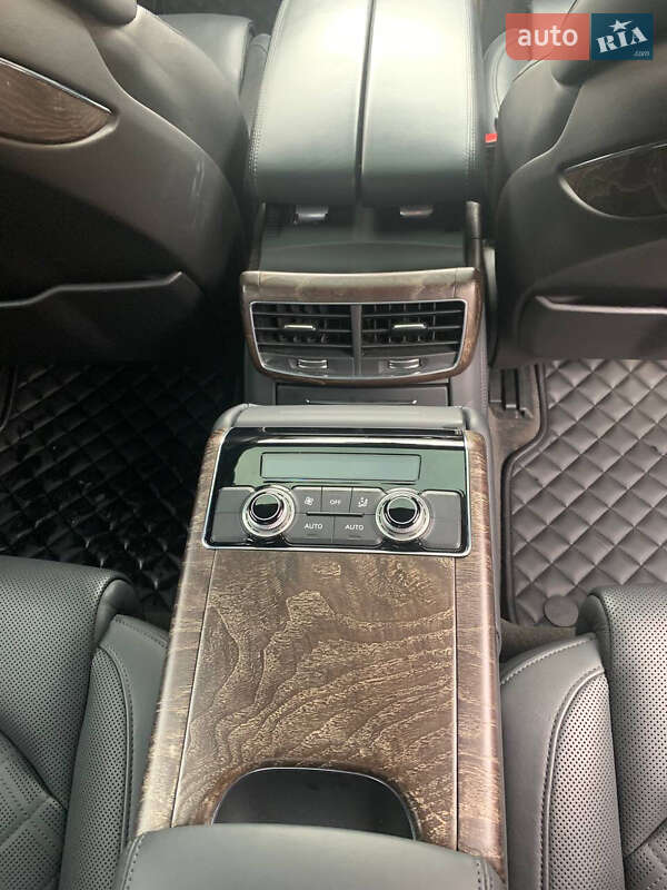 Седан Audi A8 2014 в Калуше