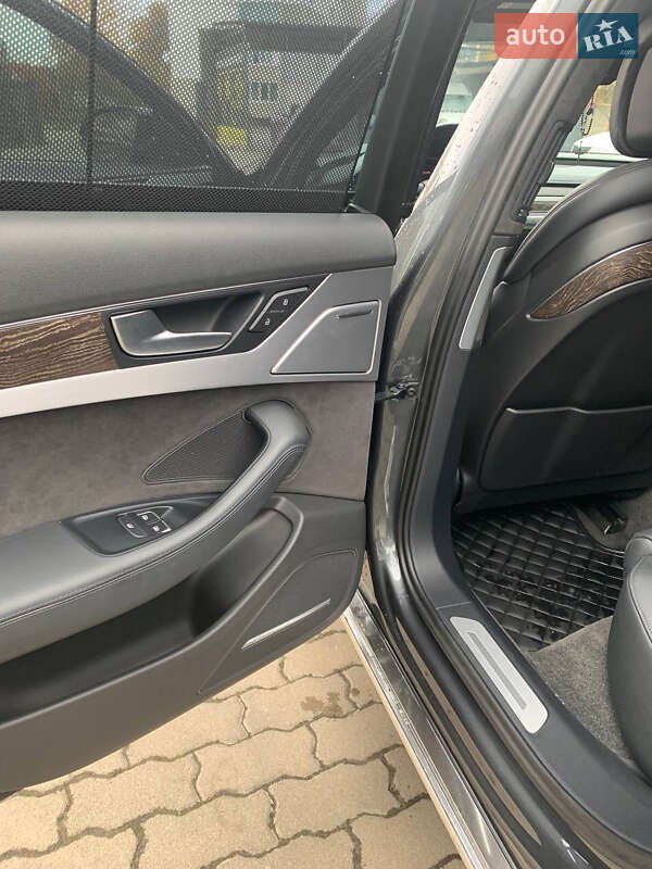 Седан Audi A8 2014 в Калуше