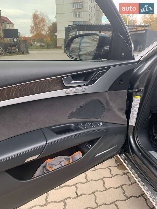 Седан Audi A8 2014 в Калуше