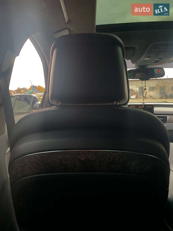 Седан Audi A8 2014 в Калуше