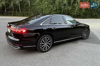 Седан Audi A8 2023 в Трускавці