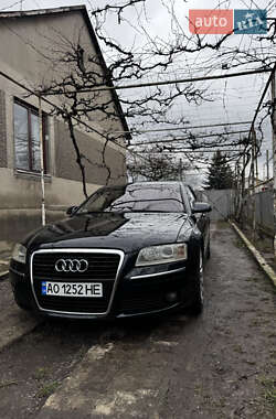 Седан Audi A8 2005 в Ужгороді