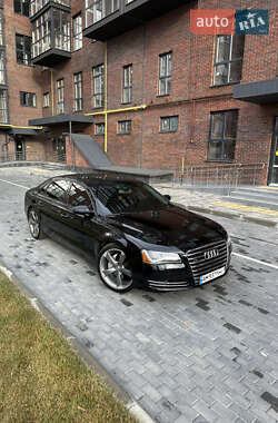 Седан Audi A8 2014 в Полтаві