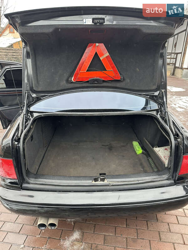 Седан Audi A8 1996 в Звягелі