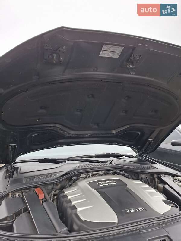 Седан Audi A8 2011 в Києві