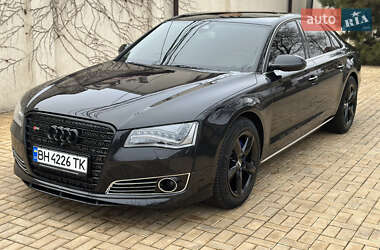 Седан Audi A8 2012 в Одесі