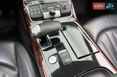 Седан Audi A8 2012 в 