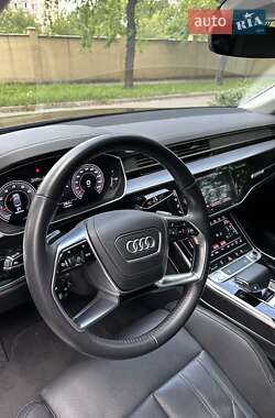 Седан Audi A8 2019 в Хотове