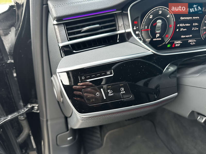 Седан Audi A8 2021 в Киеве