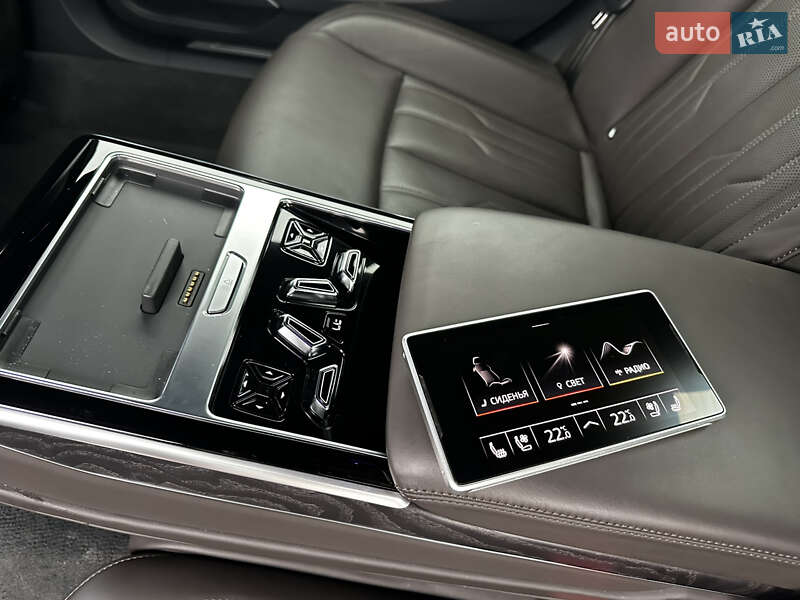 Седан Audi A8 2021 в Киеве