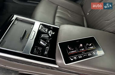 Седан Audi A8 2021 в 