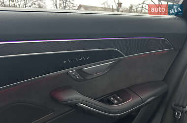 Седан Audi A8 2021 в 