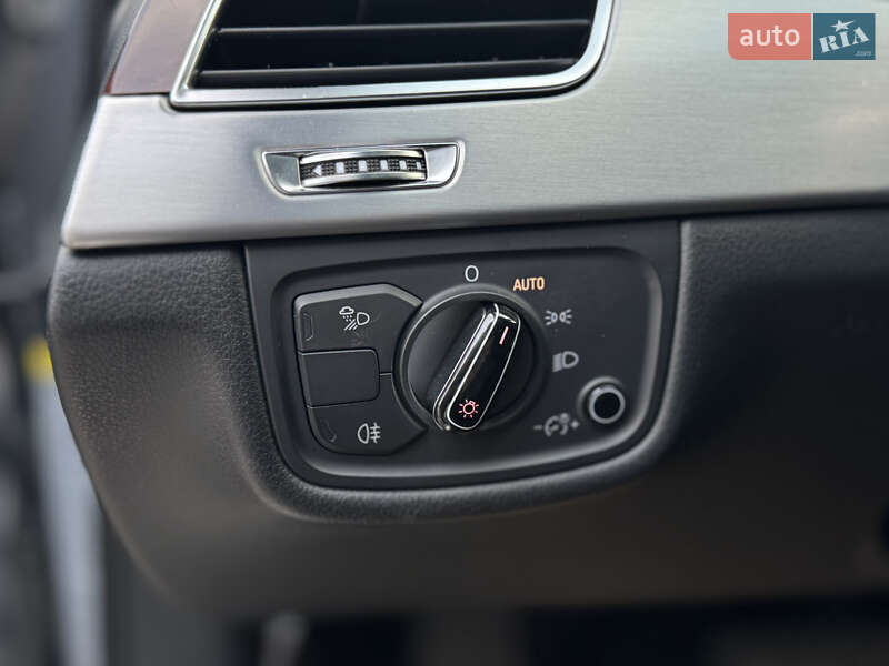 Седан Audi A8 2012 в Полтаві