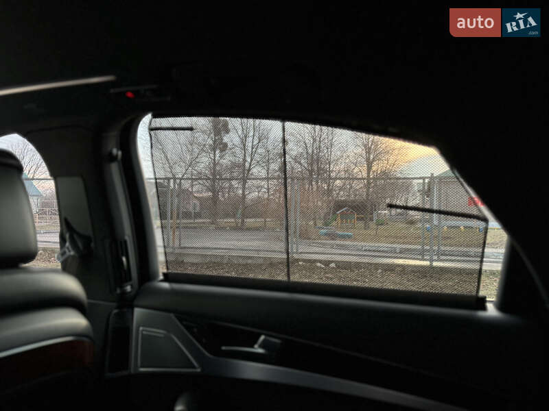 Седан Audi A8 2012 в Полтаві