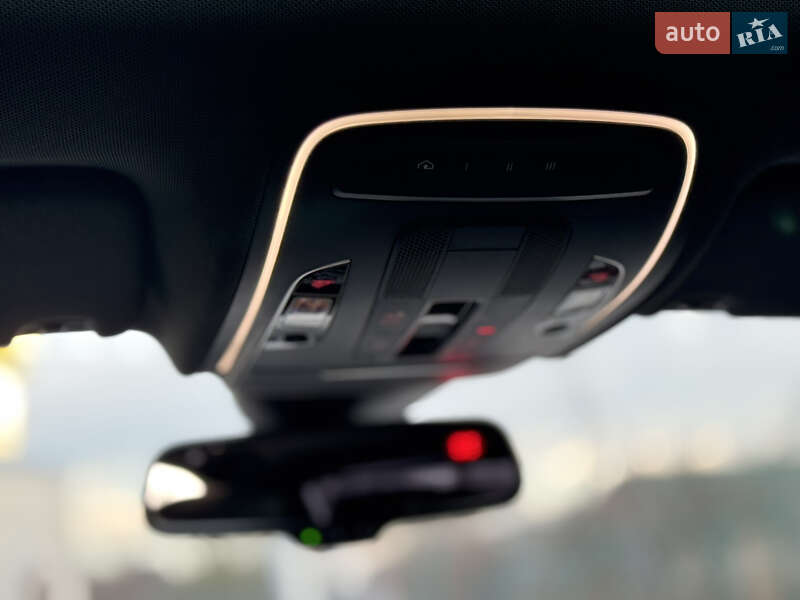Седан Audi A8 2012 в Полтаві