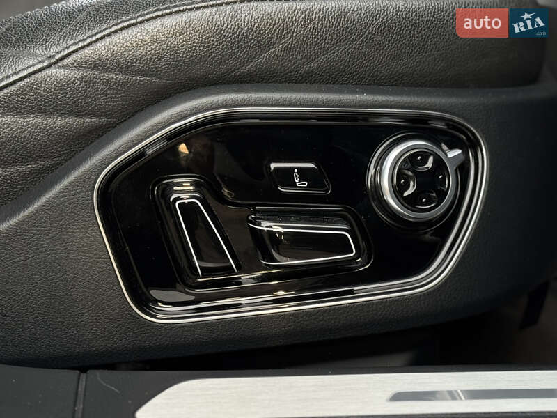 Седан Audi A8 2012 в Полтаві