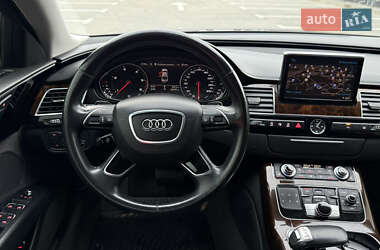 Седан Audi A8 2017 в 