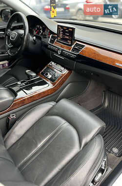 Седан Audi A8 2011 в 