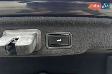 Седан Audi A8 2011 в 
