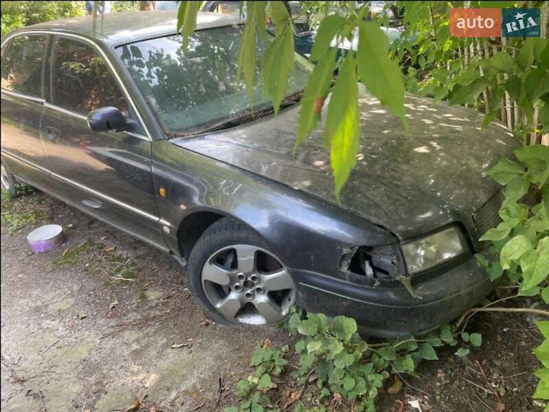 Седан Audi A8 1997 в Ровно