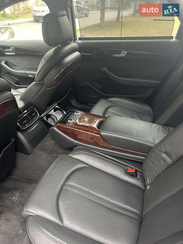 Седан Audi A8 2012 в Тернополе