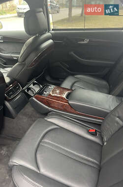 Седан Audi A8 2012 в 