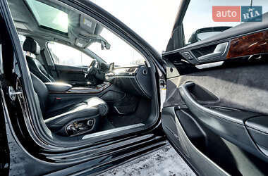 Седан Audi A8 2017 в 