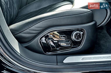 Седан Audi A8 2017 в 