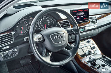 Седан Audi A8 2017 в 