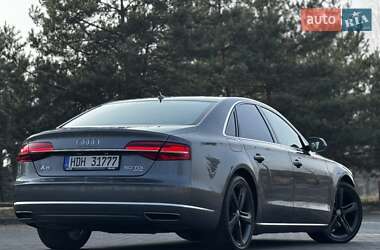 Седан Audi A8 2015 в 