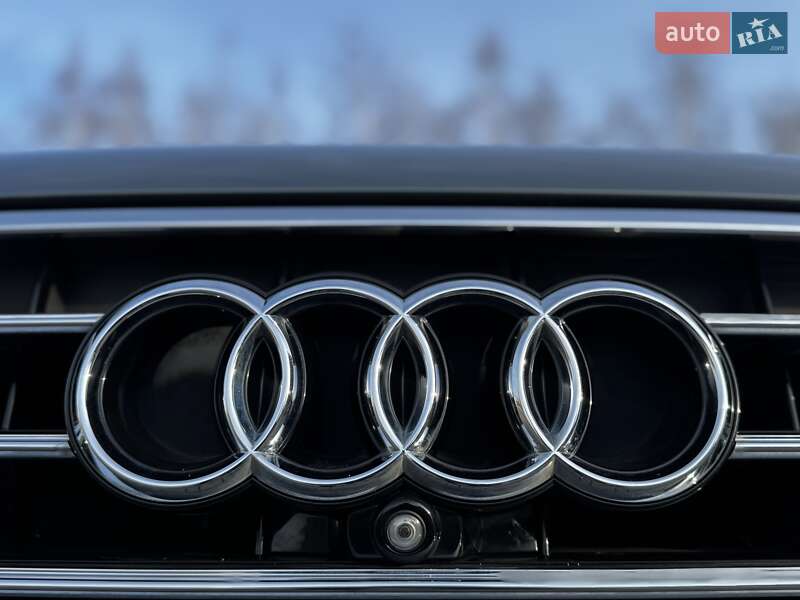 Седан Audi A8 2015 в Дрогобыче